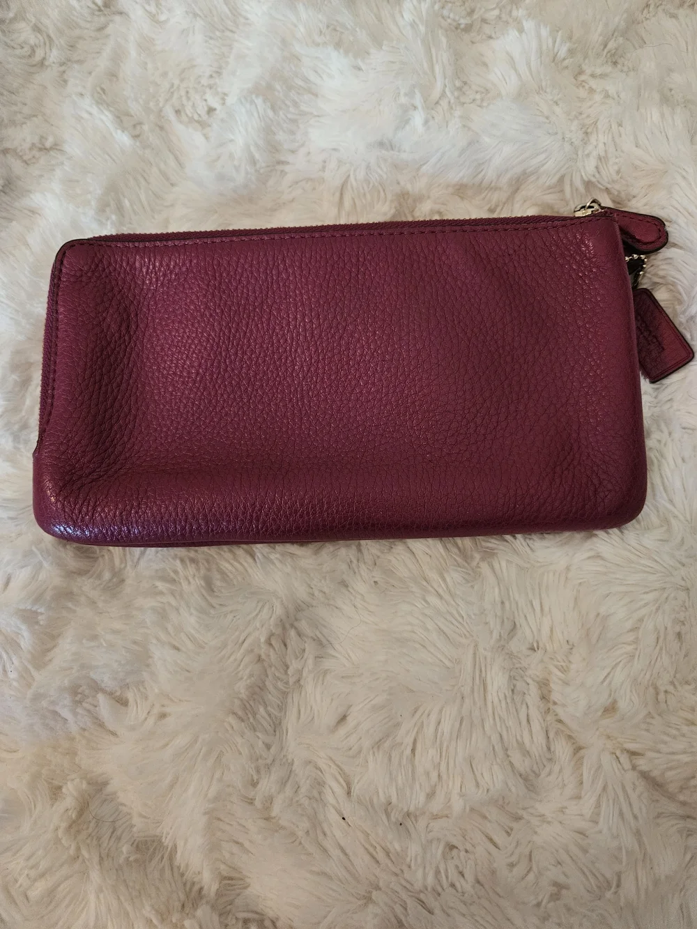 Coach✨️Pebbled Leather Wristlet Wallet - Deep Berry